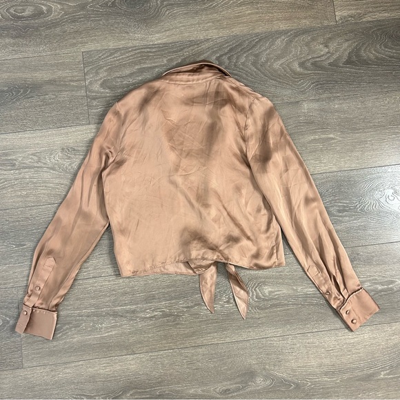 Aritzia Wilfred Peaufiner Tie Front Blouse Cropped Long Sleeve Roebuck Size XXS - Picture 8 of 11